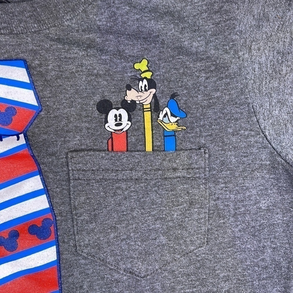🟢 Disney Store Mickey Donald Goofy Tie Graphic Tee size XS (4) - Picture 2 of 5